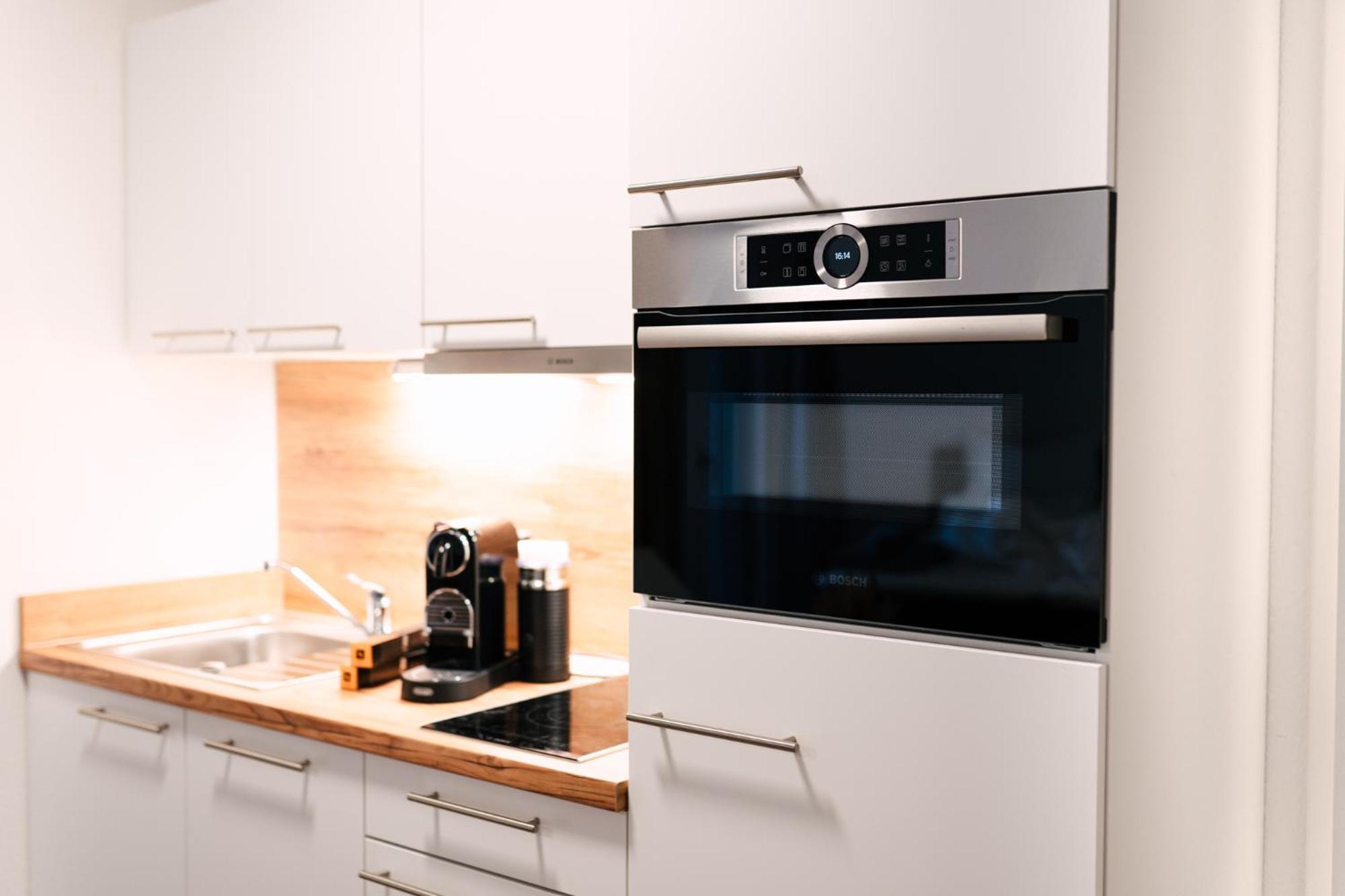 Zentrahome - Balkon Outlet Zentral Smarttv Business Metzingen  Ngoại thất bức ảnh